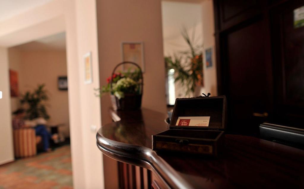 Zan Hotel فوينياسا المظهر الخارجي الصورة