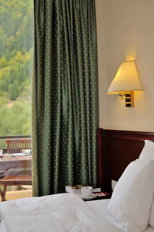 Zan Hotel فوينياسا الغرفة الصورة